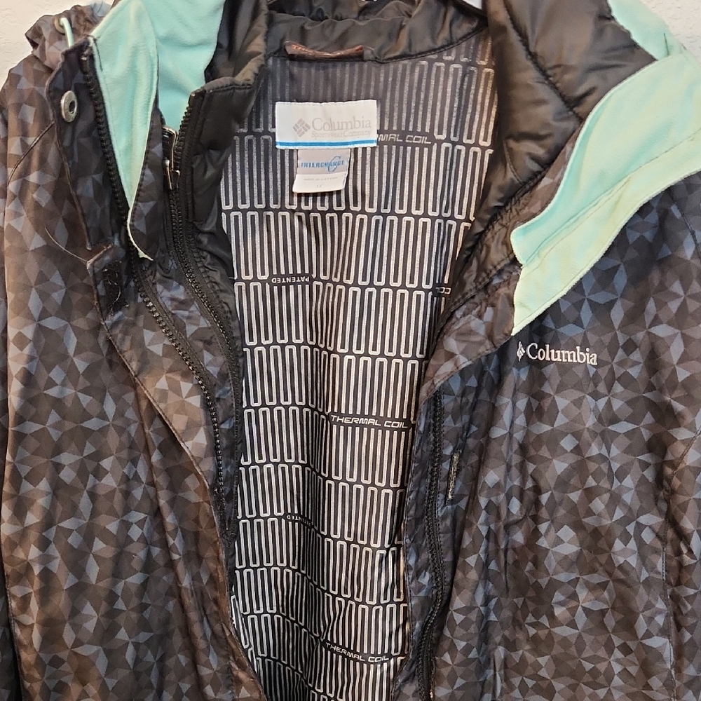 Columbia Black and Mint Ski Jacket
